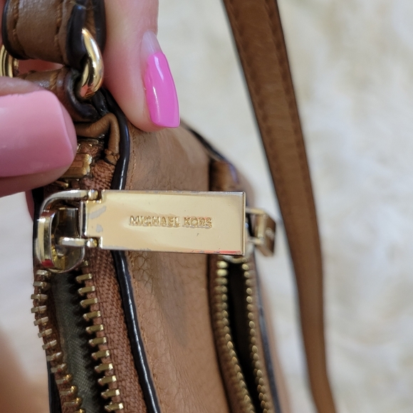 Michael Kors Brown Small crossbody bag - Picture 14 of 16